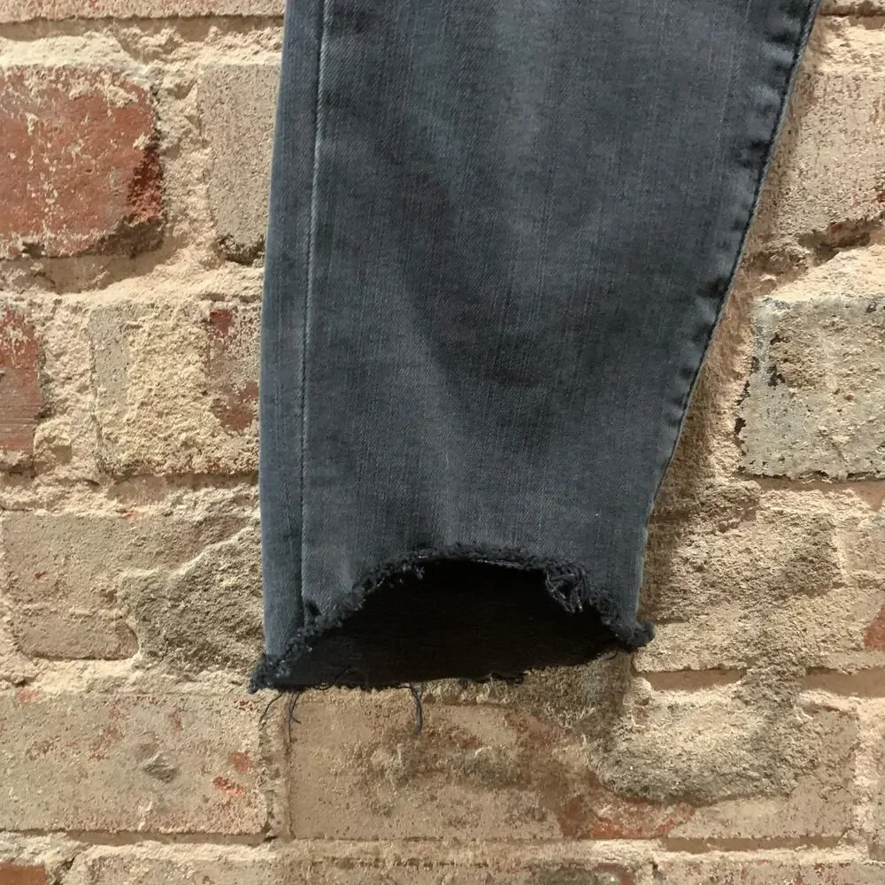 FRAME Le Skinny de Jeanne Raw Hem Size 28 Washed Black